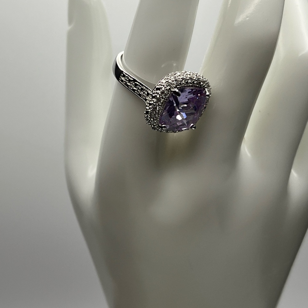 Elegant Silver and Purple Jewelry Set - Picture 3 of 5